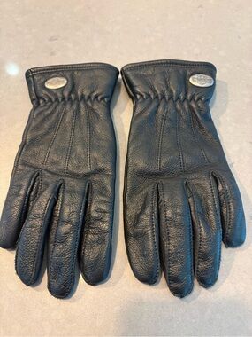 Women’s  Harley-Davidson riding gloves 
Like New!